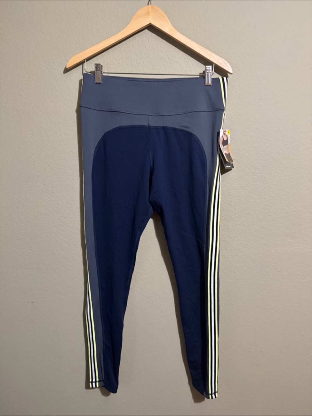 NWT Avia Women's Athletic Leggings Size Large 12-14 Navy With Green White Stripe